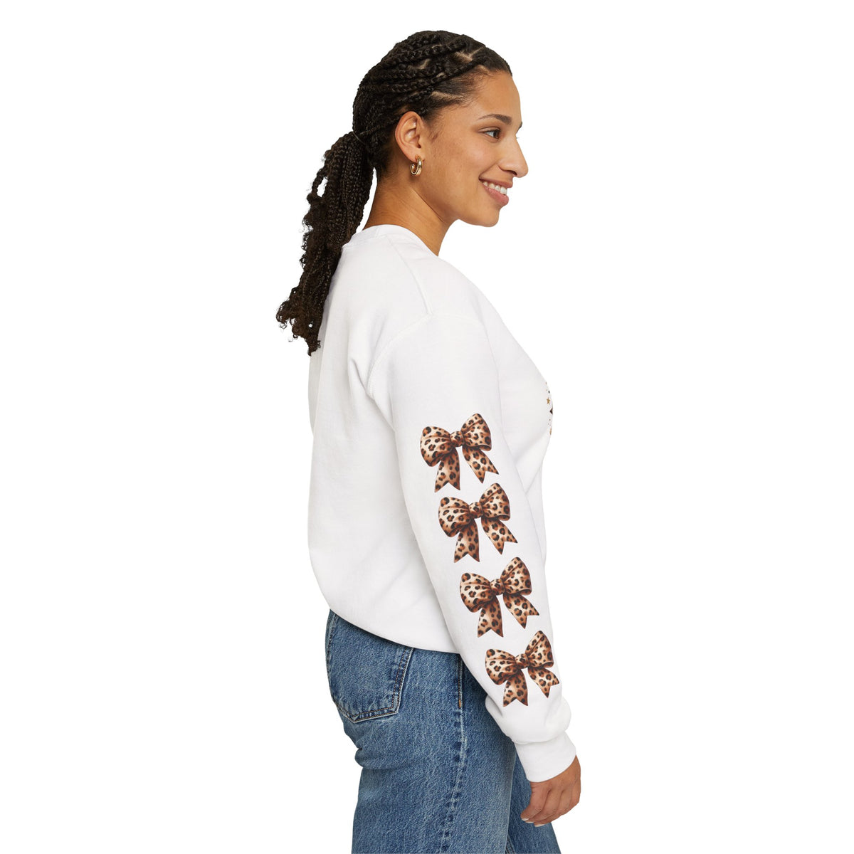 White crewneck sweatshirt with leopard bow sleeve print on the side